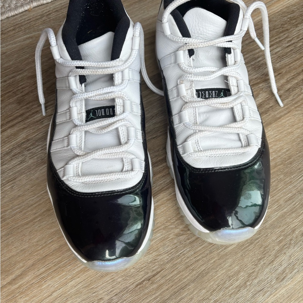 Air Jordan 11 Retro Low Emerald